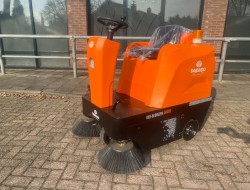 2022 Daewoo DAS80 Veegmachine 48v VT311 | Tuin / Parkmachine | Grasmaaier/Veegmachine