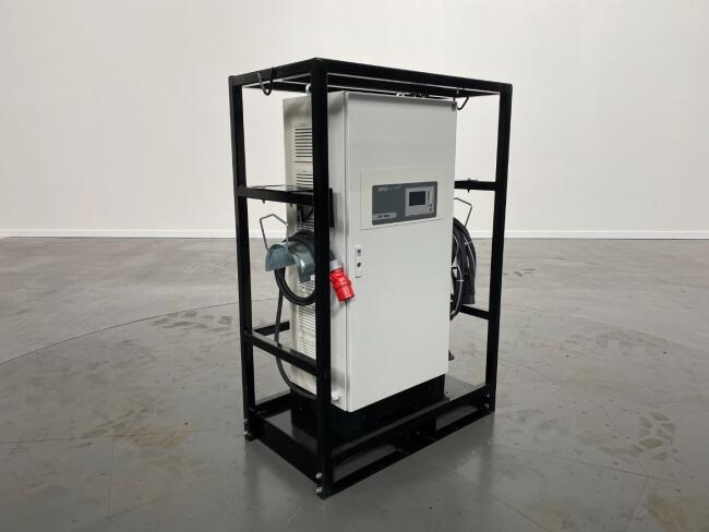 2025 Giant High-Frequency-Charger (Snellader) IP54 48V/300A + transportkast ADV1049 | Overige | Diversen