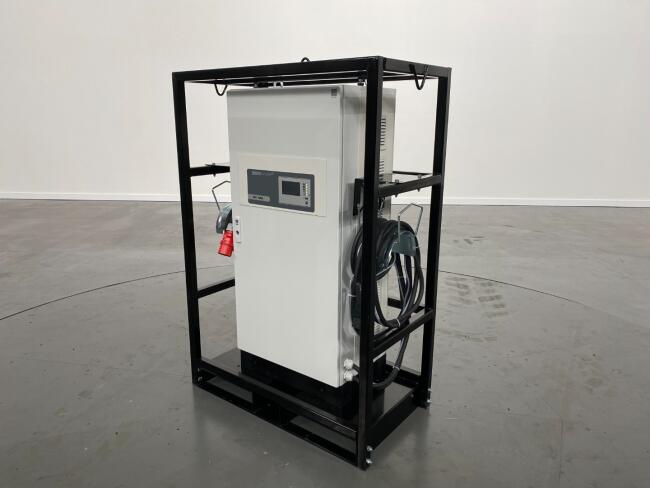 2025 Giant High-Frequency-Charger (Snellader) IP54 48V/300A + transportkast ADV1049 | Overige | Diversen