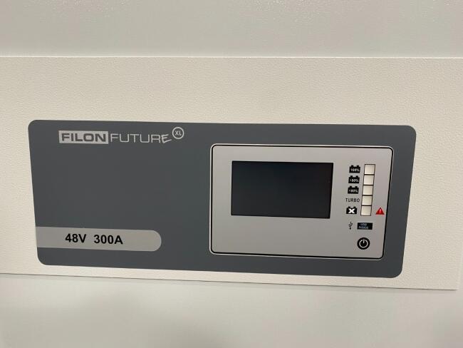 2025 Giant High-Frequency-Charger (Snellader) IP54 48V/300A + transportkast ADV1049 | Overige | Diversen