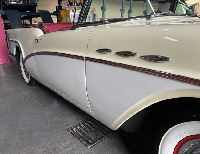 1957 Buick Series 50 Super Special Convertible LT560 | Transport | Auto's