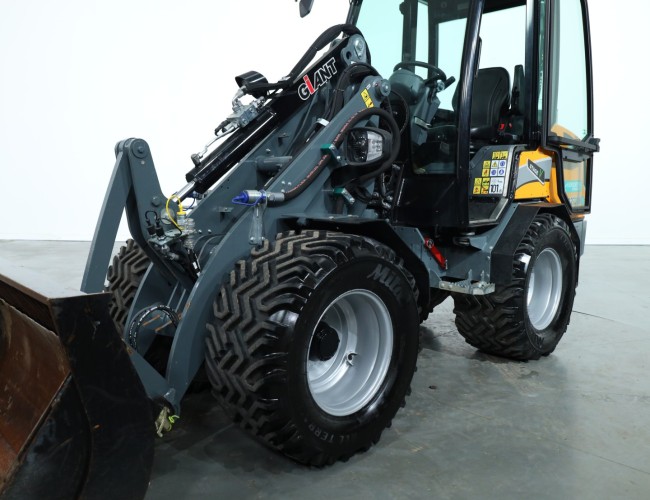 2023 Giant G2700 HD+ (Cabine) VV1423 | Wiellader | Mini Shovel