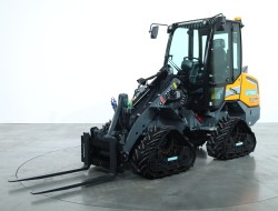 1 Giant G2700 TELE HD+ TRACKS ADV1155 | Wiellader | Mini Shovel