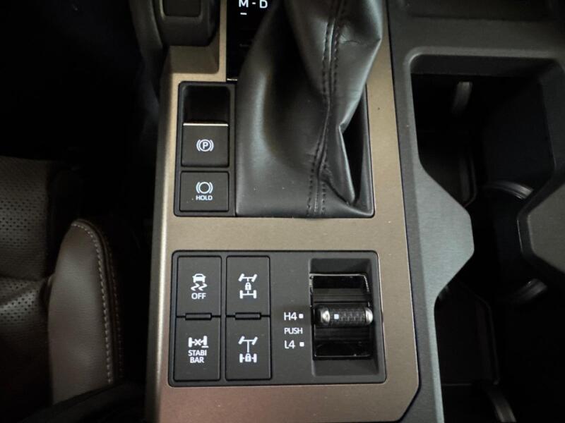2024 Toyota Land Cruiser 250 First Edition 7 Persoons VK9958 | Transport | Auto's