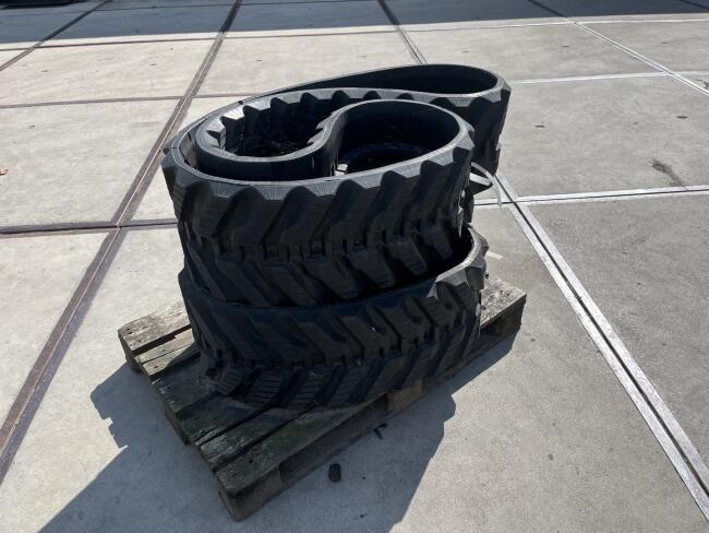 2024 VM Rubbertrack 350x52,5x88 DV1304 | Overige | Diversen