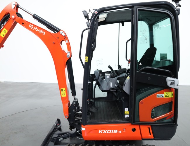 1 Kubota KX019-4 Hi-Spec ADV17 | Graafmachine | Minigraver